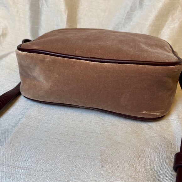 NEW w Tags J Crew Pink Velvet Crossbody Bag Signet Camera Small Crossbody Purse - Picture 3 of 10